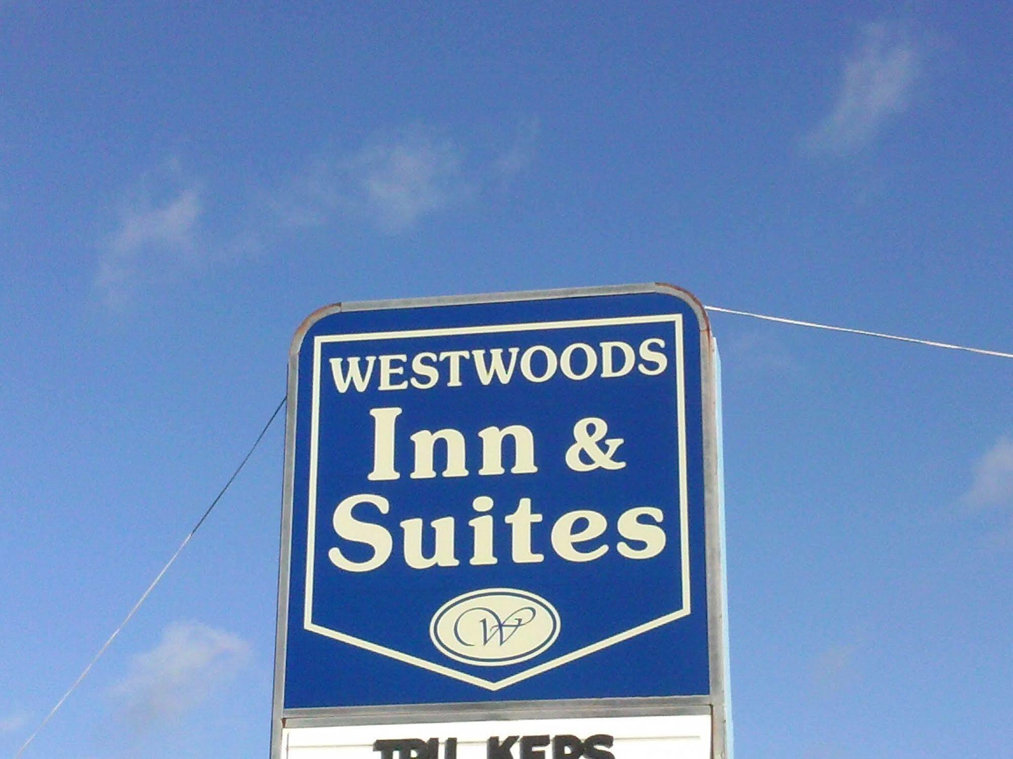 Westwoods Inn & Suites Woodhaven Extérieur photo
